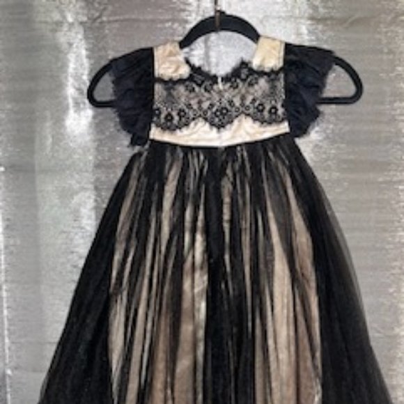 TRISH SCULLY, SIZE 5, COLOR: Cream/Black overlay - Picture 1 of 5